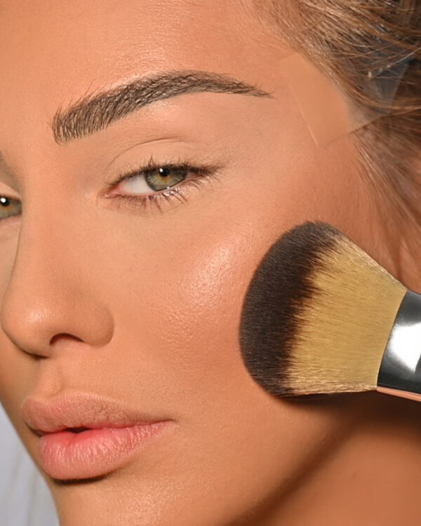 Hover image for BRONZER 01 – Brush